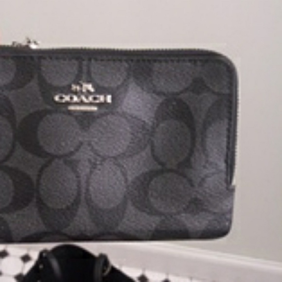 Coach - Picture 3 of 3